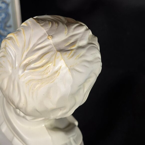 Vtg 70s Avon Bottle 18th Century Classic Figurine Young Boy Bust -Display Only - Picture 6 of 15